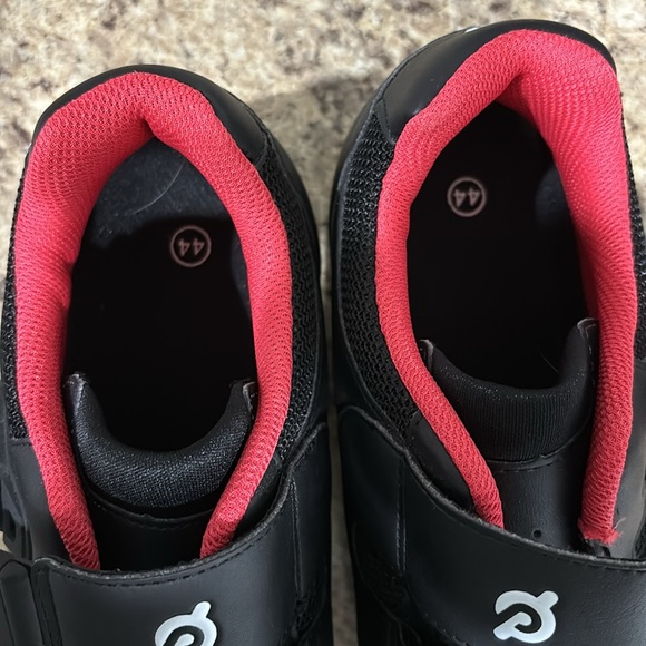 Men’s Peloton shoes: 44 - Picture 2 of 2